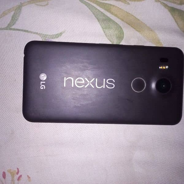 LG Nexus  5x ok peez koi fuld nai mobile hain bs keit 2