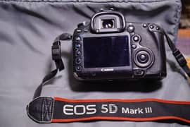 Canon 5D mark III 10.9 good working with need of Mani