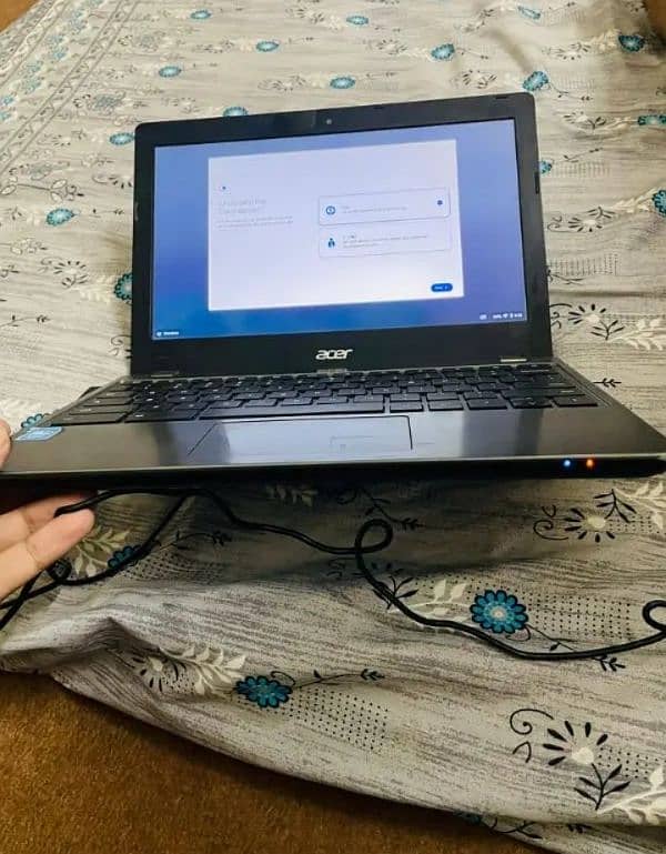 Chromebook 4.32gb black color Mai bi ak hai 2