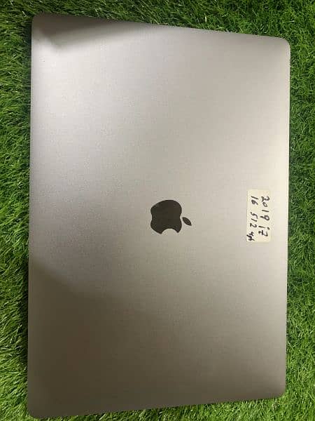 MacBook pro 2019 core i7 15 inch display ram 16 512 SSD 4 GB graphics 2