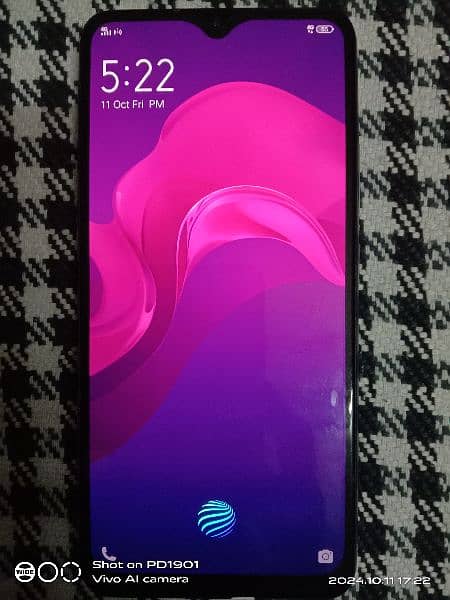 new vivo y s1  8/256 gb with box and charger 0