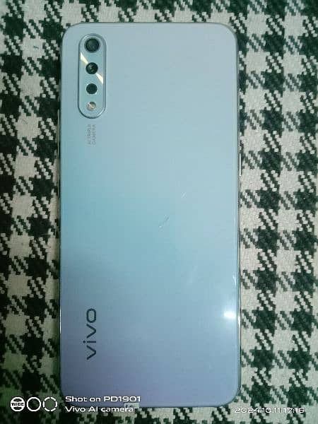 new vivo y s1  8/256 gb with box and charger 2