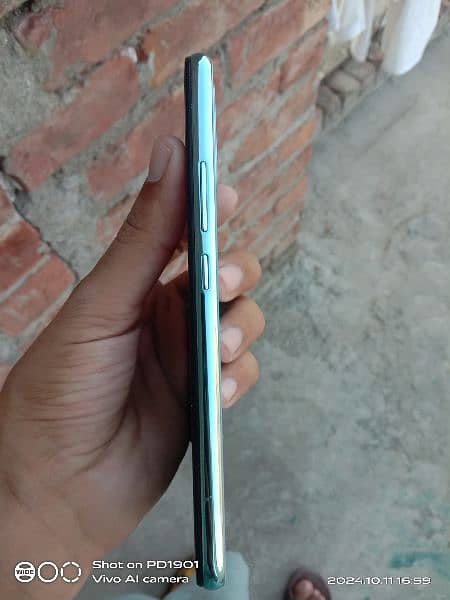 new vivo y s1  8/256 gb with box and charger 3