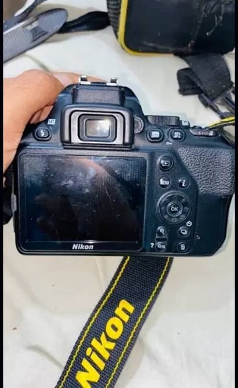 ⁠Nikon D3500 DSLR Camera - Excellent Condition 4