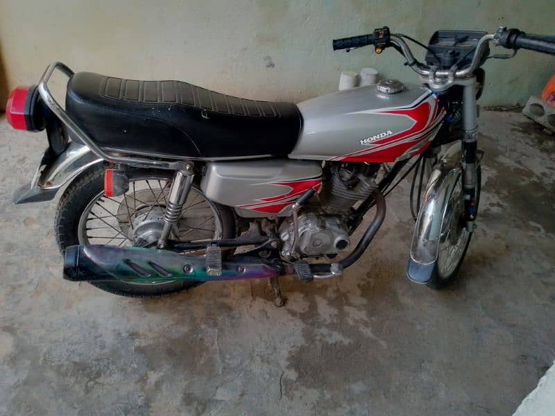 Honda. 125 2015 ایکسچینج بھی ہوجائے گا 1