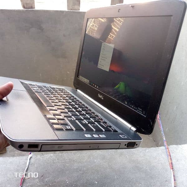 Core i5 2nd generation dell Latitude laptop HDD 300GB Hd screen 3