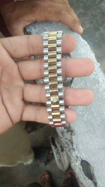 rolex watch in goldan bilkul ok 4