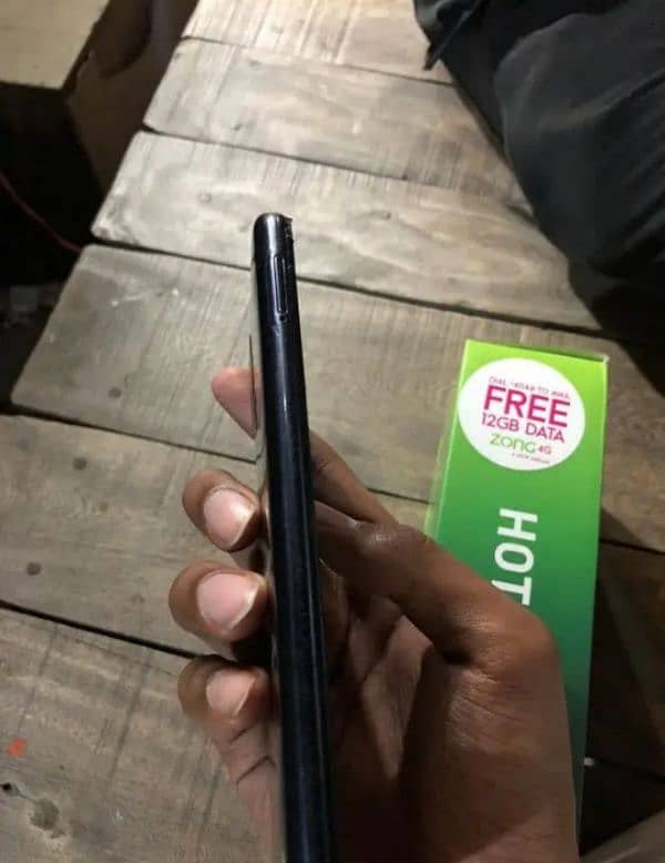 Infinix hot 10i 4/128 3