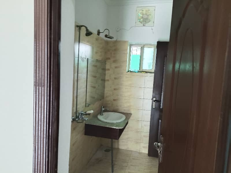 Single Storey 5 Marla House For sale In Khayaban-e-Amin - Block P Lahore 7