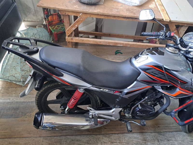 Honda cb150f in good condition 0