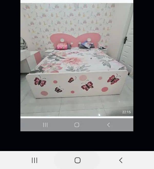 kids double bed set 1 year use only. 4