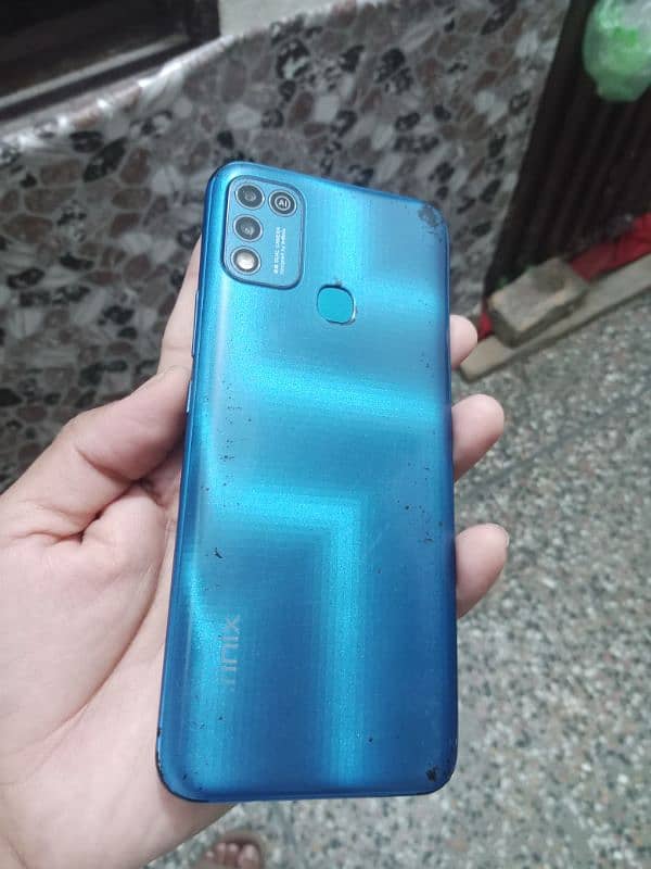 Infinix hot 10 play 2/32GB in Good condition 6000mah battery Read Add 3