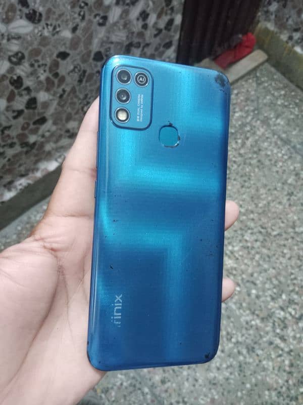 Infinix hot 10 play 2/32GB in Good condition 6000mah battery Read Add 5