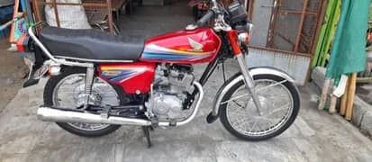 Honda 125cc model 2011 BIKE URGENT SALE CALL 03433066498 0