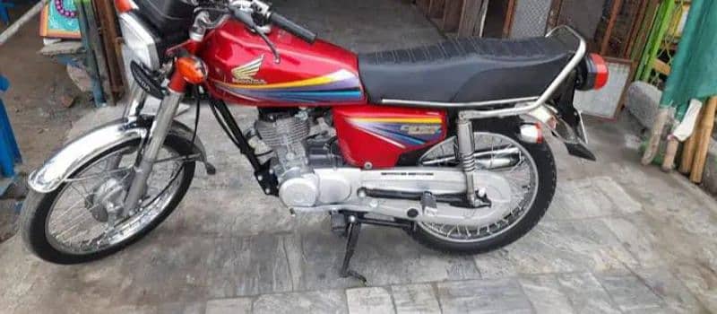 Honda 125cc model 2011 BIKE URGENT SALE CALL 03433066498 2