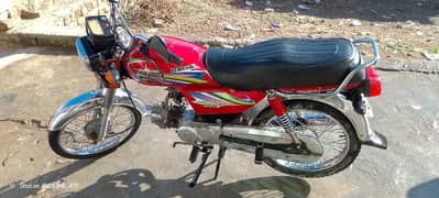 Bike tyre new only one month hony dalway hoay,Engine vise bohat acha