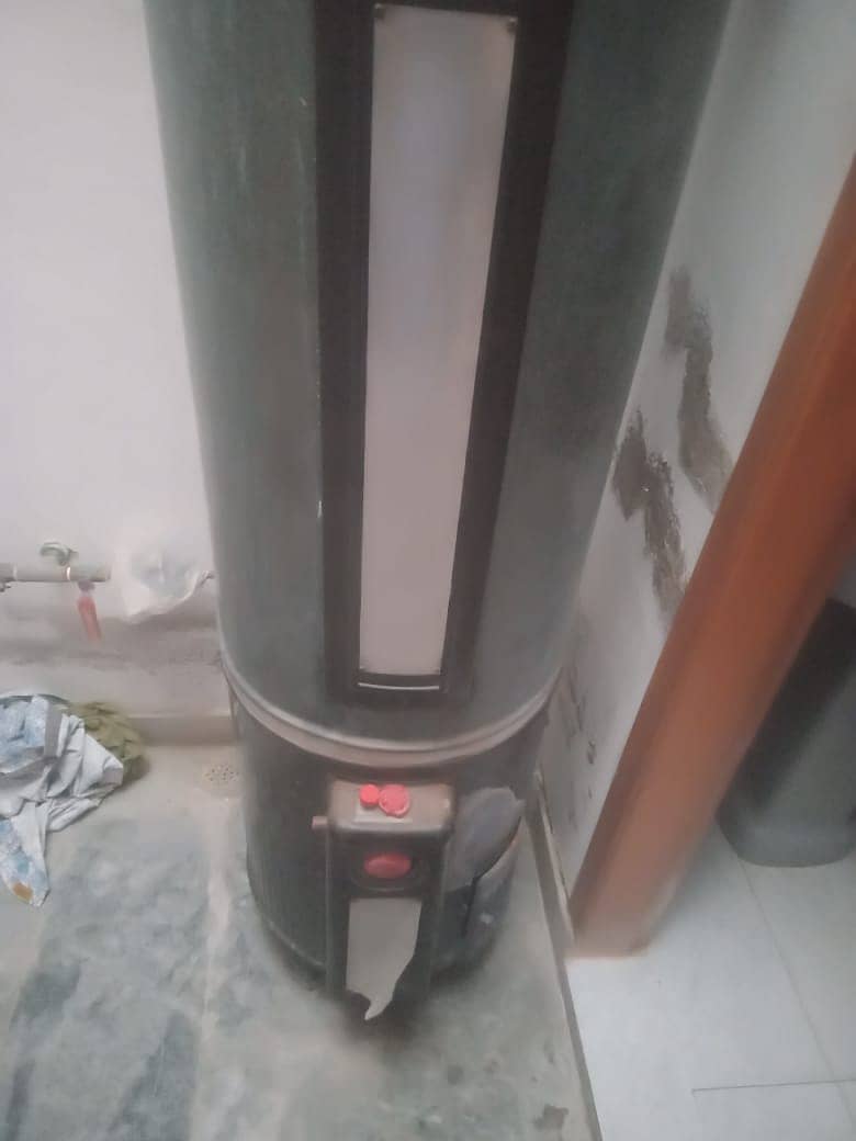 Geyser for Sale , Rs 15000 ,Good condition -No fault ,No leakage 2