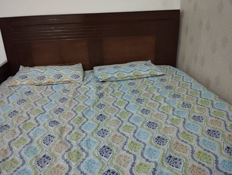 Bed with mattress 4