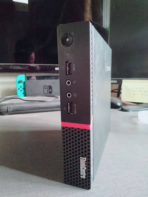 Lenovo ThinkCentre M715q Tiny (2nd gen) 0