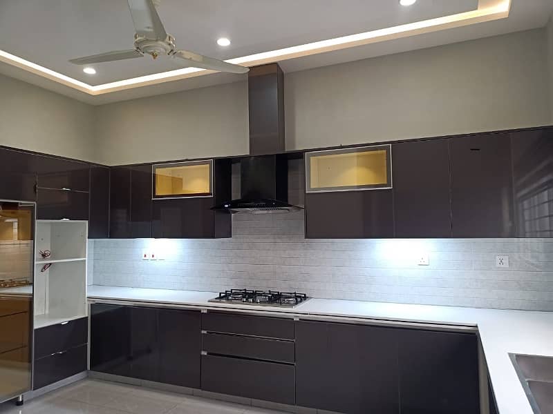 1 Kanal Upper Portion Available Of Rent 11