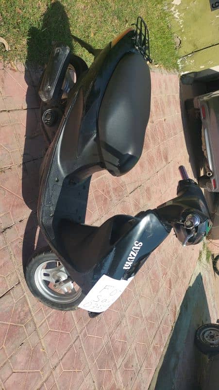 Scooty 49cc Suzuki Petrol 4