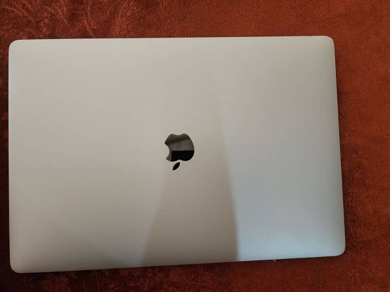 Macbook pro 2018-19 model 1