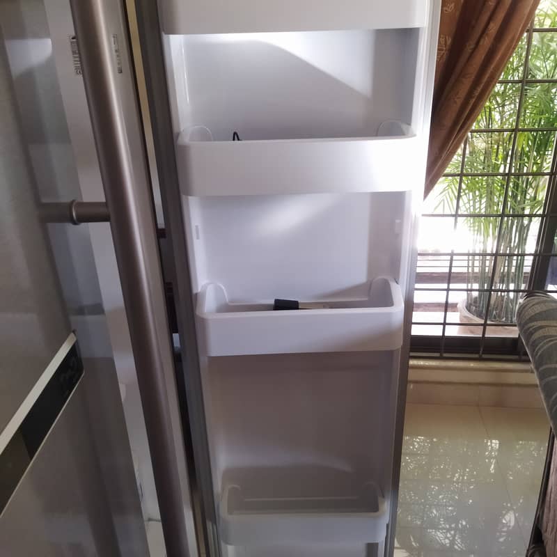 Samsung Double Door Almost New 1