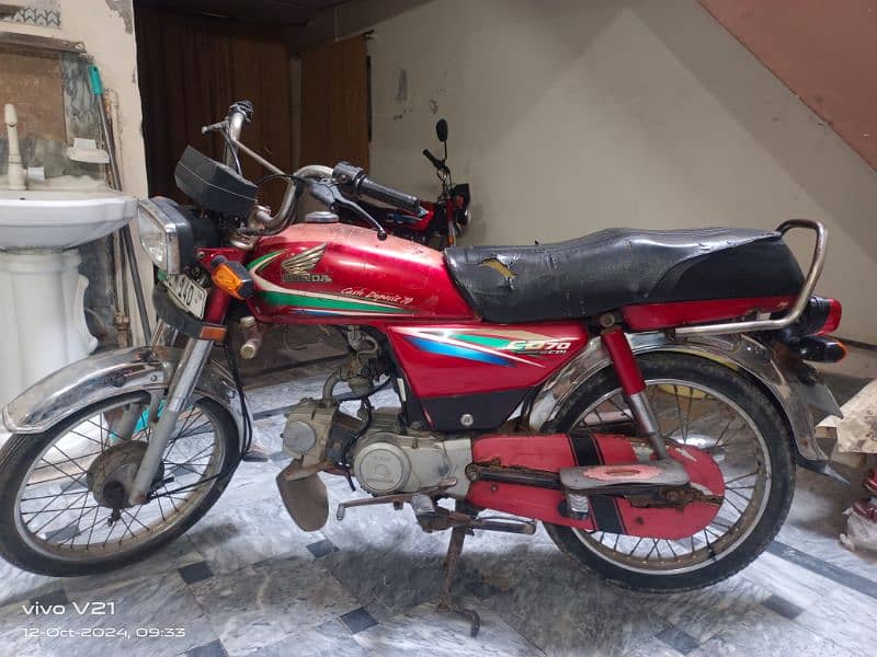 Honda bike engine ganiun condition he no open documents b ok 1