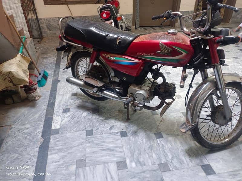 Honda bike engine ganiun condition he no open documents b ok 5