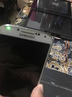 samsung s4  piece on  lcd dalegi thk nahi 03138202237 sim nahi.