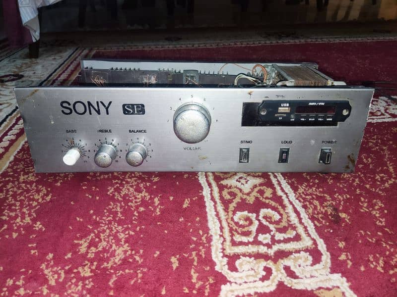 i want to sale my Heavy duty desi Amplifier with 8 large Transistors 1