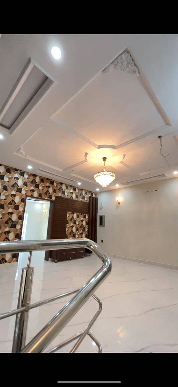 10 MARLA BEAUTIFUL BRAND NEW ON A GOOD LOCATION HOUSE IS AVAILABLE FOR SALE IN NASHEMAN E IQBAL PHASE 2 LAHORE 14