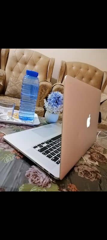 Apple MacBook Pro A1398 9