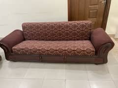 Selling sofa come bed with covers