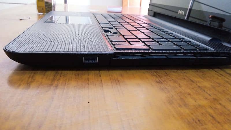 Dell Inspiron 3521.100% Genuine Laptop. Powerful Machine!! 9