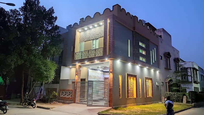 3 double story corner new house for sale four season housing society sumandri road Faisalabad 0