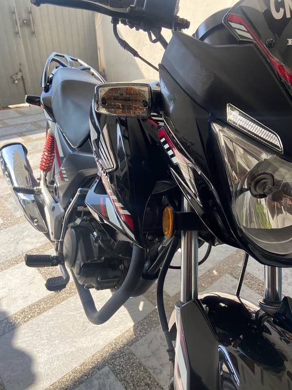 Honda CB 150F 2023 Black 2