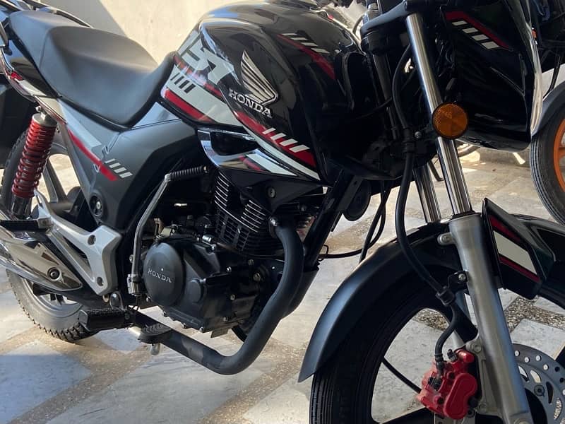 Honda CB 150F 2023 Black 3