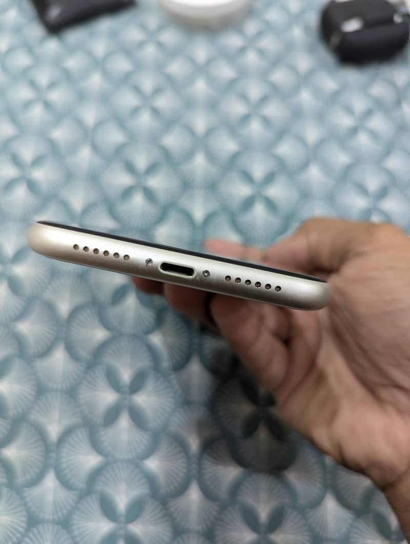 white iphone 11 jv non pta 64 gb 1