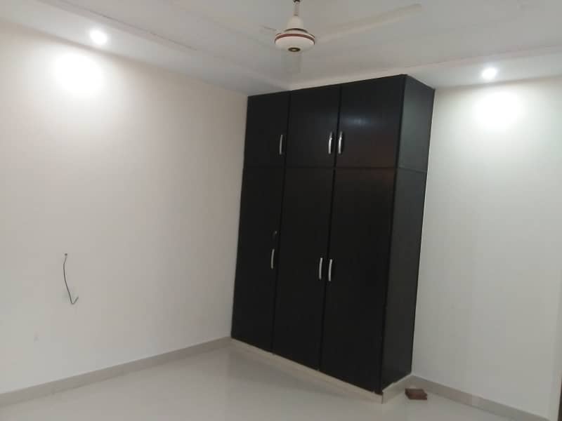 10 MARLA UPPER PORTION FOR RENT IN SECTOR B BAHRIA TOWN LAHORE 2