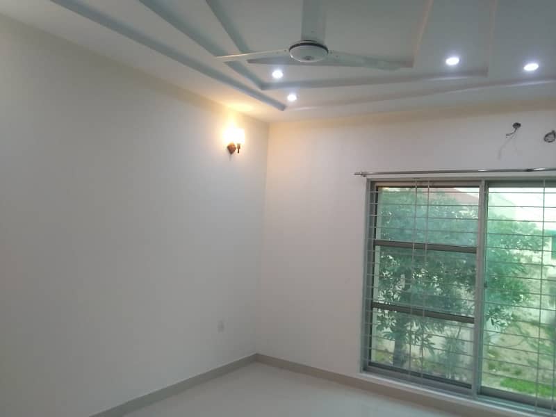 10 MARLA UPPER PORTION FOR RENT IN SECTOR B BAHRIA TOWN LAHORE 6