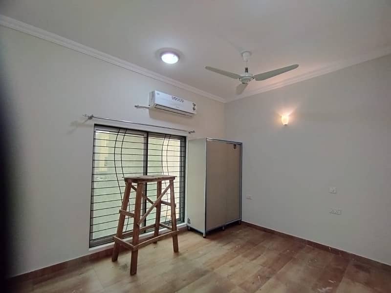 10 MARLA UPPER PORTION FOR RENT IN SECTOR C BAHRIA TOWN LAHORE 3