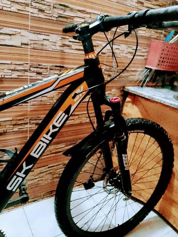 bicycle impoted full size 26 inch brand new 5 month used 3