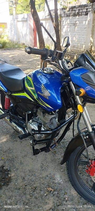 Honda CB 125F 2023 9