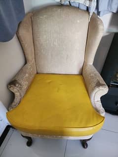 sported use sofa and chair