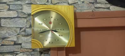 BEAUTIFUL GOLDEN WALL CLOCK ( 5 Month Warranty)