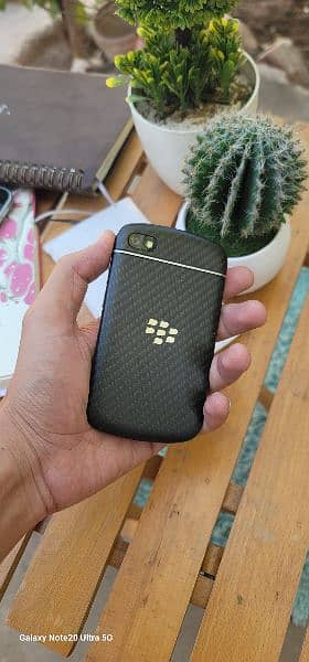 blackberry Q10 lush  condition ( pta approved) 3