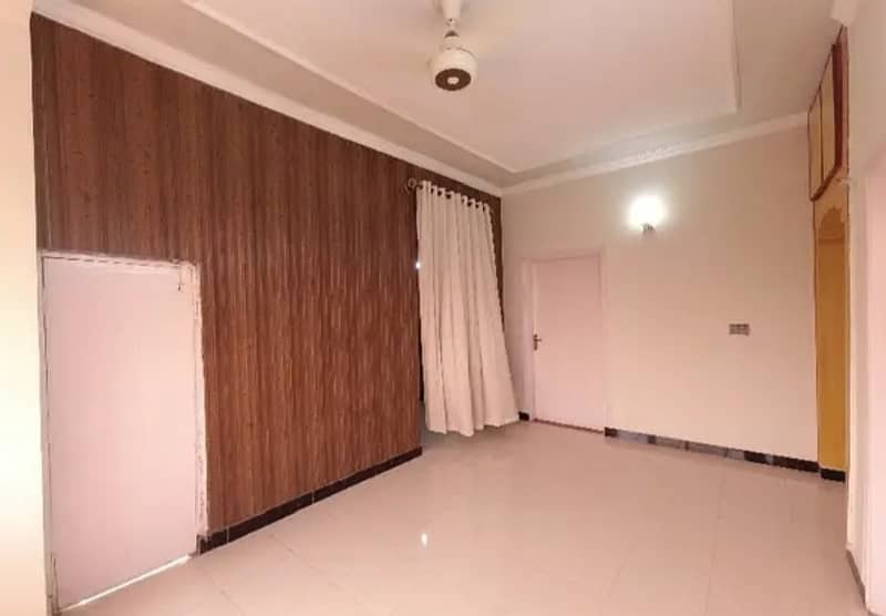 G-11/4 FGEHA E-Type 2nd Floor Flat For Sale 8