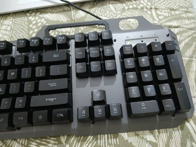 MK320 RGB Professional Gaming Keyboard & Mouse Set 4