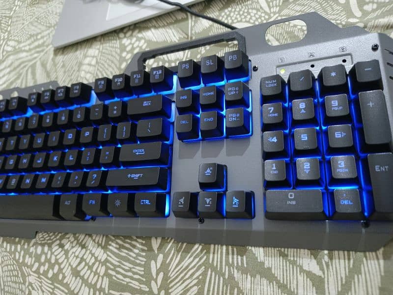 MK320 RGB Professional Gaming Keyboard & Mouse Set 9